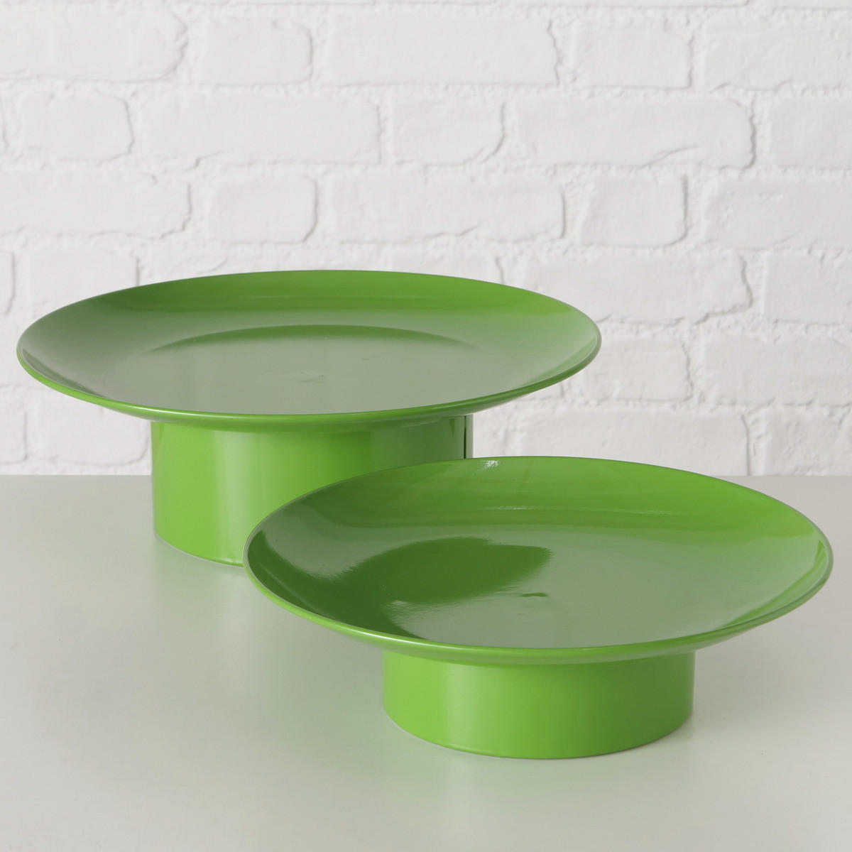 TABLETTS aus Metall auf einem Fuß Plana Grün - Grün, Metall (32.5/10cm) - Boltze Home