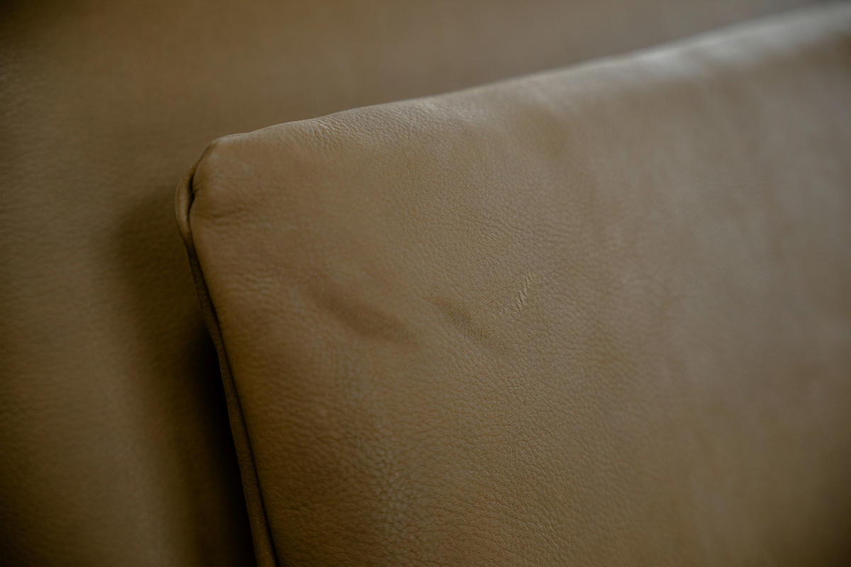 SOFA WIOLO Beige Leder - Beige/Silberfarben, Leder/Metall (240/83/110cm) - KAWOLA