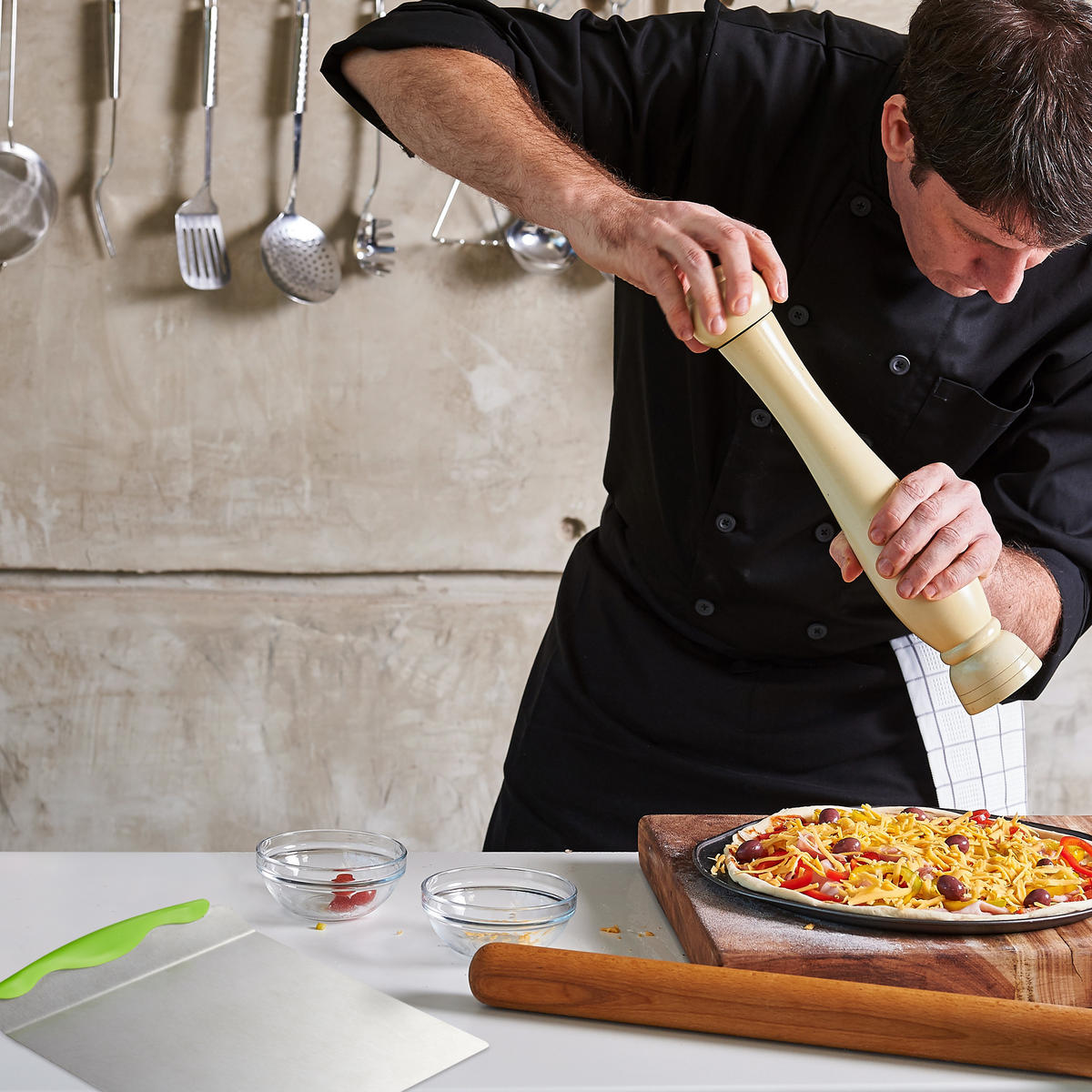 ZDVIHÁK na torty - strieborná, kov/plast (24.5cm) - Relaxdays