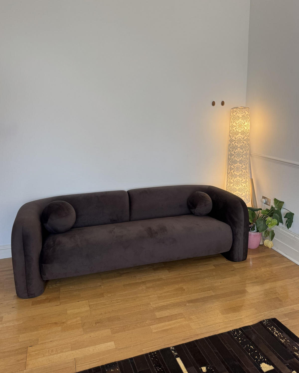 POHOVKA 3-místná Sametová látka Tmavě hnědá Leiren - tmavě hnědá, textil (224/68/87cm) - Beliani