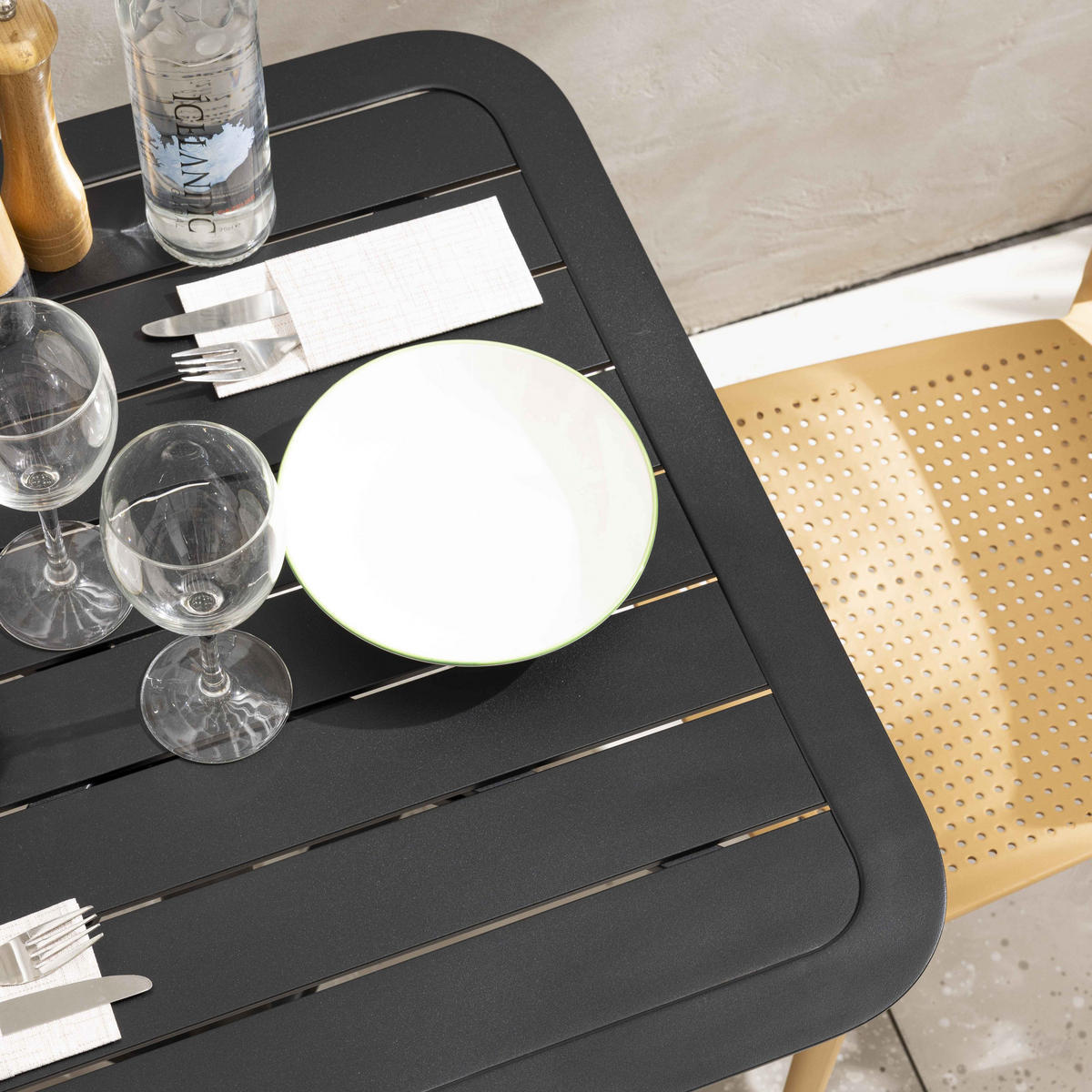 TERRASSENTISCH 70 X 70 cm, Schwarz - Schwarz, Metall (70/70/72cm) - Oviala