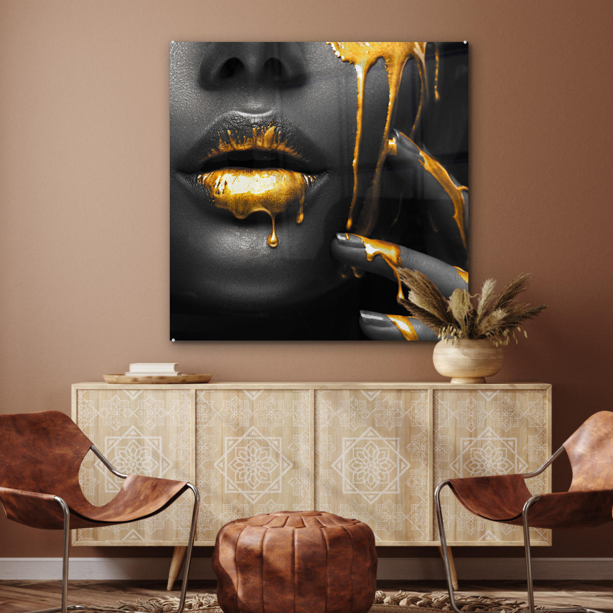 OBRAZ NA AKRYLOVOM SKLE Žena - čierna - zlatá - tvár - pery 90x90 cm - zlatá, sklo (90/90cm) - MuchoWow