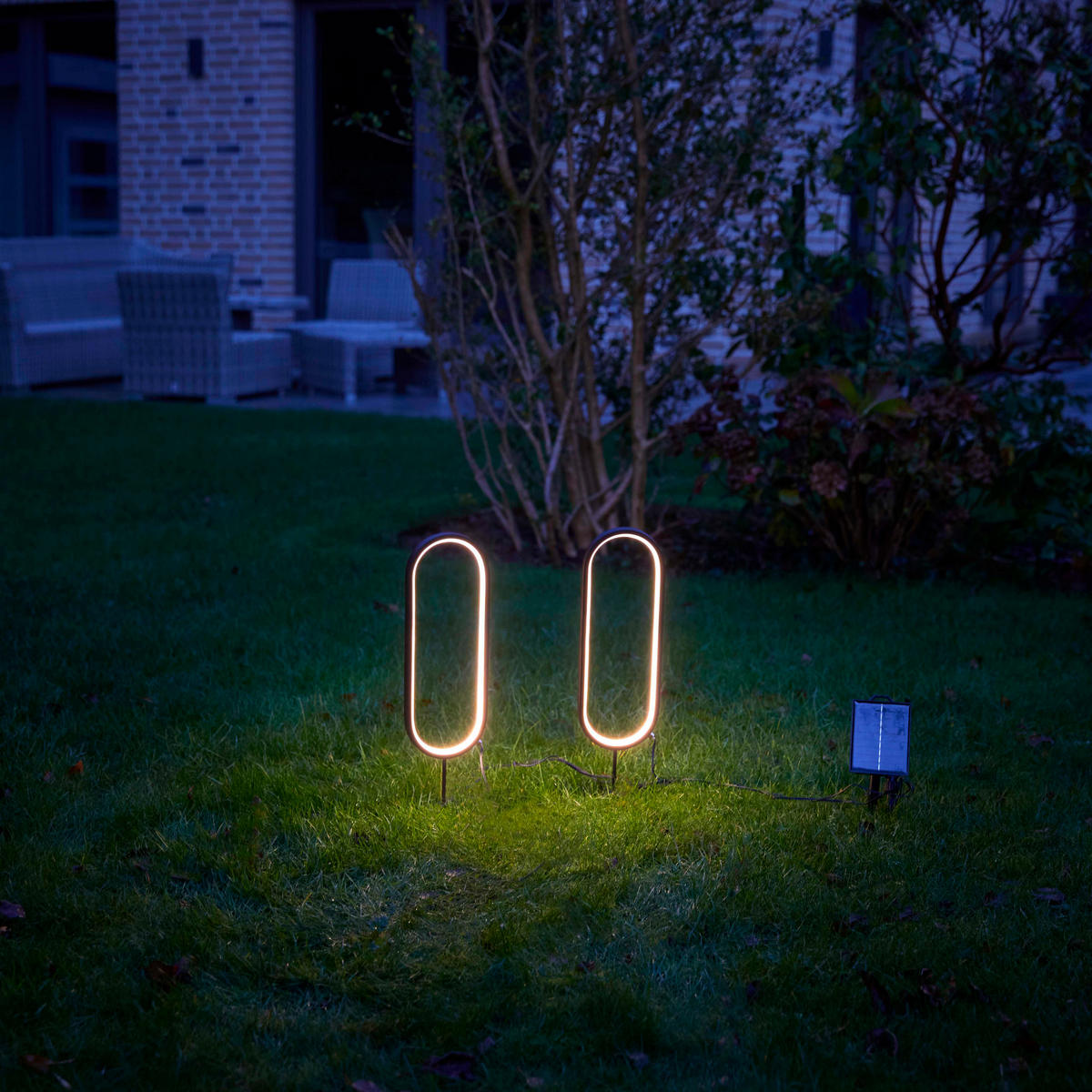 SOLAR-LED-GARTENSTECKER - warmweiß mit Dämmerungssensor und wetterfestem Design für stimmungsvolle Außenbeleuchtung - Weiß, Kunststoff (1.7/12.3/55.5cm) - Northpoint