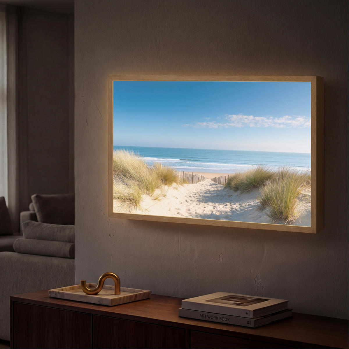 NÁSTĚNNÁ LAMPA S AKUMULÁTOREM Pláž - moře - duny - písek - léto 60x40 cm - písková barva, kompozitní dřevo (60/40/8cm) - OnlyWow