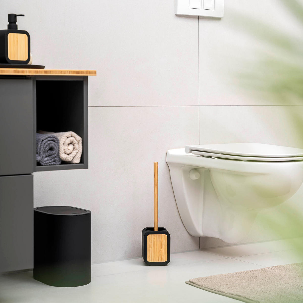WC-GARNITUR, schwarz - Schwarz, Kunststoff (10/39/10cm) - eluno