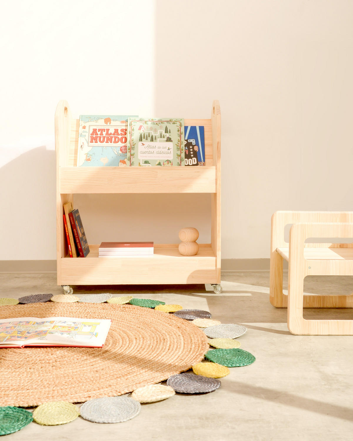 BÜCHERREGALWAGEN aus massivem naturfarbenen Kiefernholz MAX - Beige, Holz (41/80/70cm) - RNT By Really Nice Things