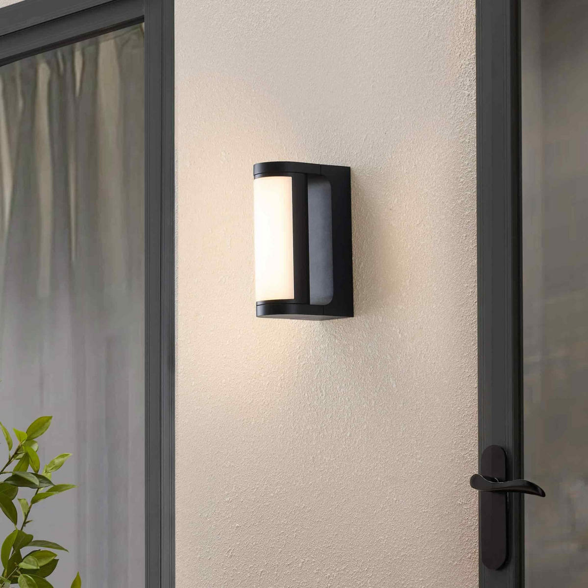 WANDLEUCHTE Ilona, Schwarz und weiß, 17.6cm - Weiß, Metall (10/6.3/17.6cm) - KOSILUM