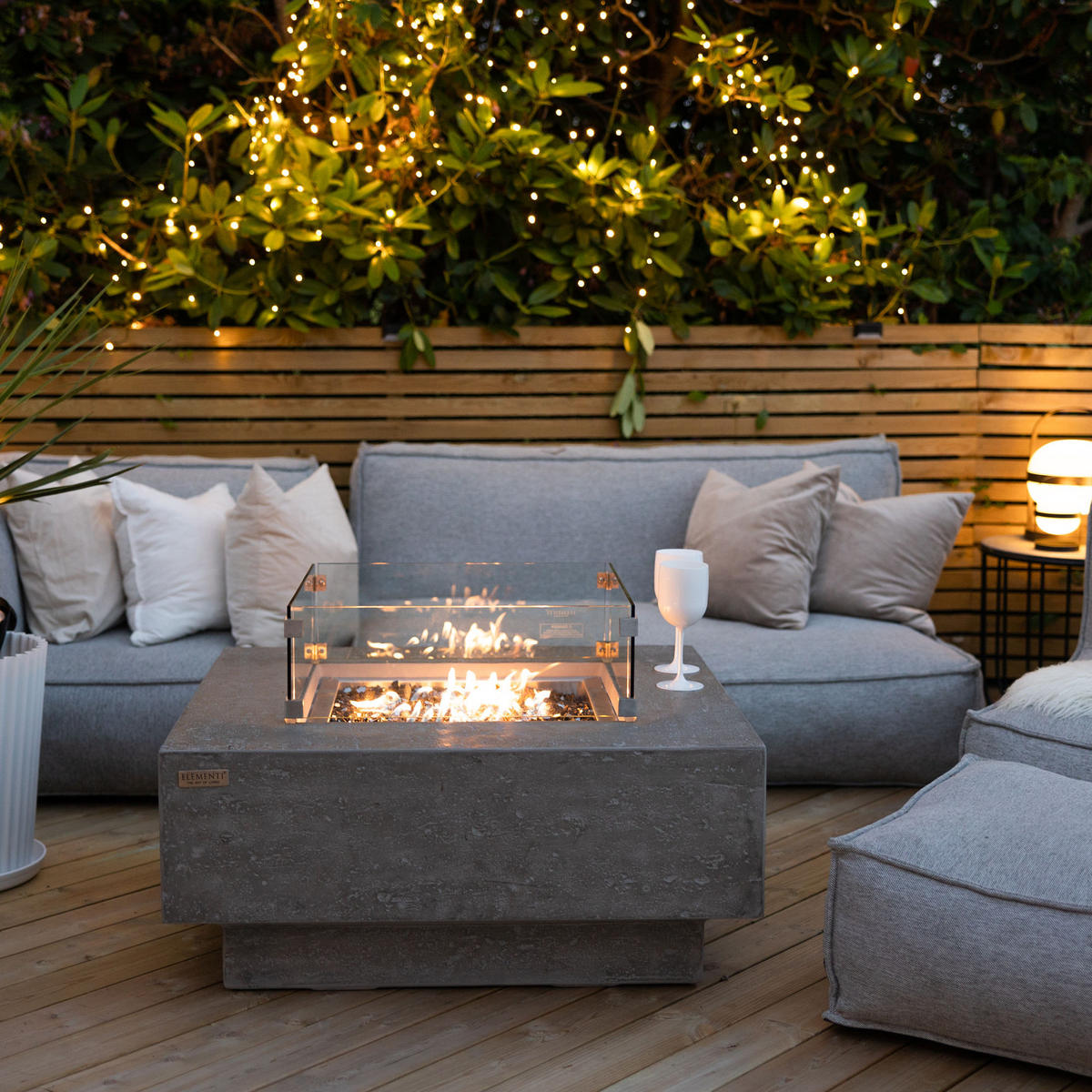 FEUERTISCH Manhattan Gasfeuerstelle aus GF-Beton 91/91/40 cm - Hellgrau, Naturmaterialien (91/40/91cm) - Elementi