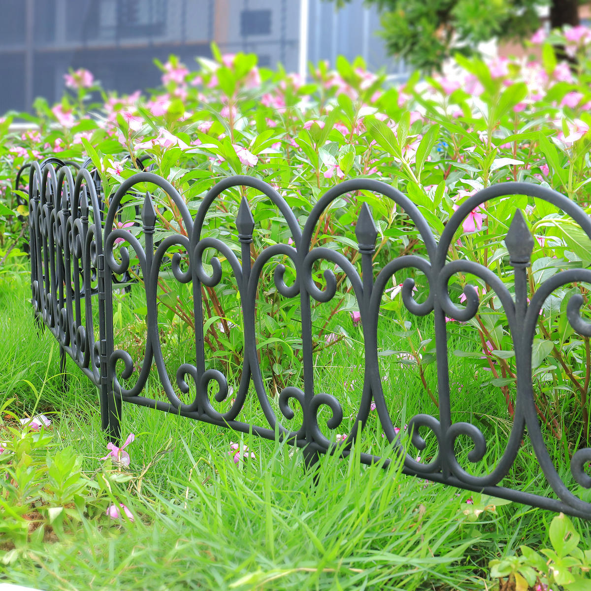 GARTENZAUN 6er-Set aus Kunststoff in schwarz Europäischer dekorativ rost und UV-beständig ohne Werkzeug je 60 x 33 cm - Schwarz, Kunststoff (4/33/60cm) - Livingandhome