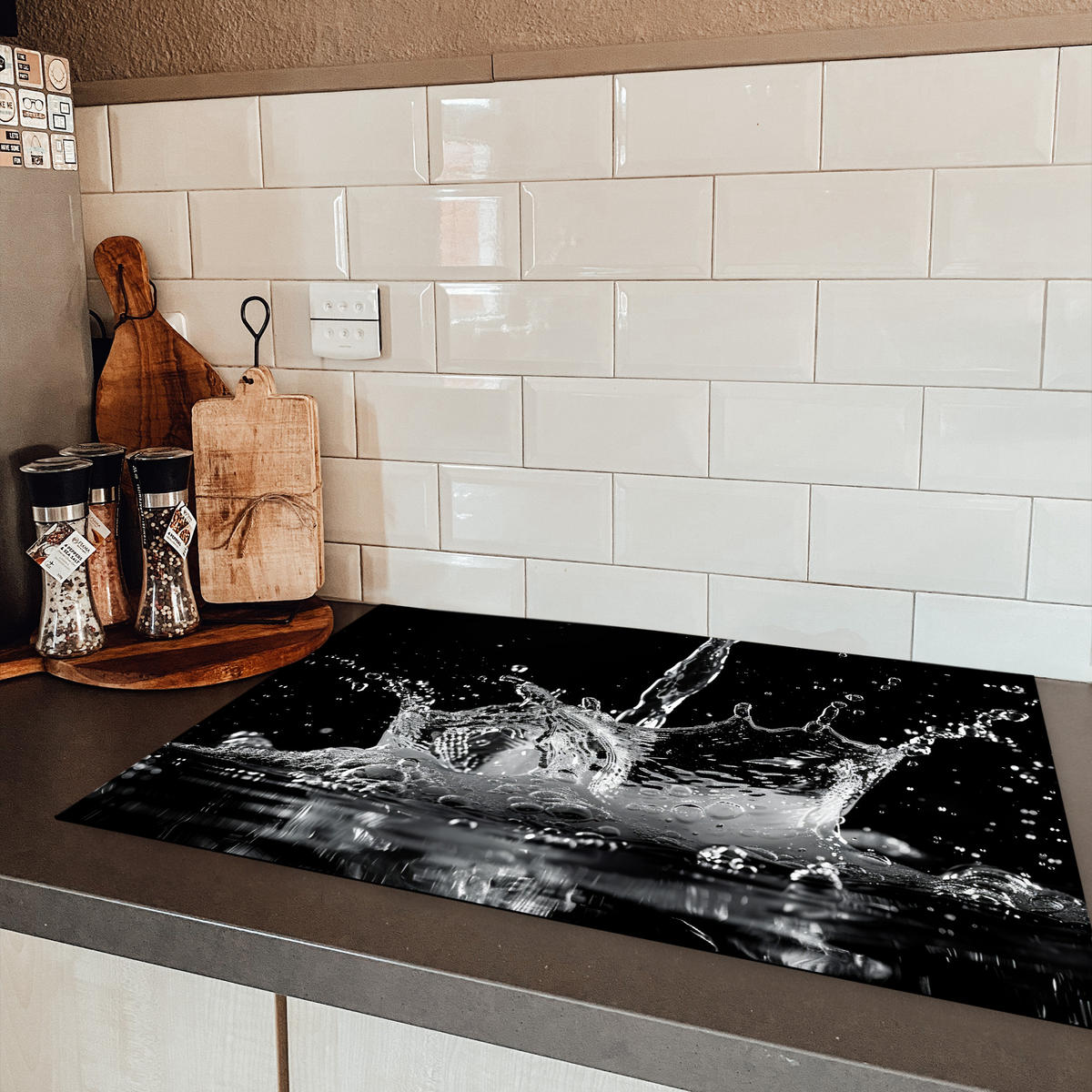 HERDABDECKPLATTE Wasser - Spritzwasser - Schwarz Induktionsmatte 77x51 cm - Schwarz, Kunststoff (77/51/0.2cm) - MuchoWow