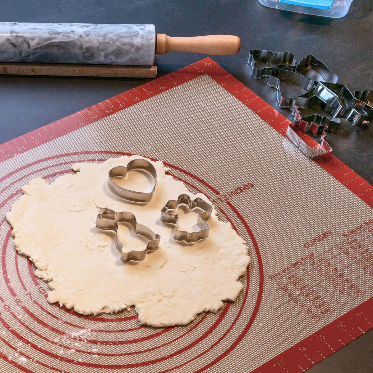 KEKSAUSSTECHER-SET mit praktischer Aufbewahrungsbox (20-tlg.) - Silberfarben, Metall (15/6.6/19.5cm) - Intirilife