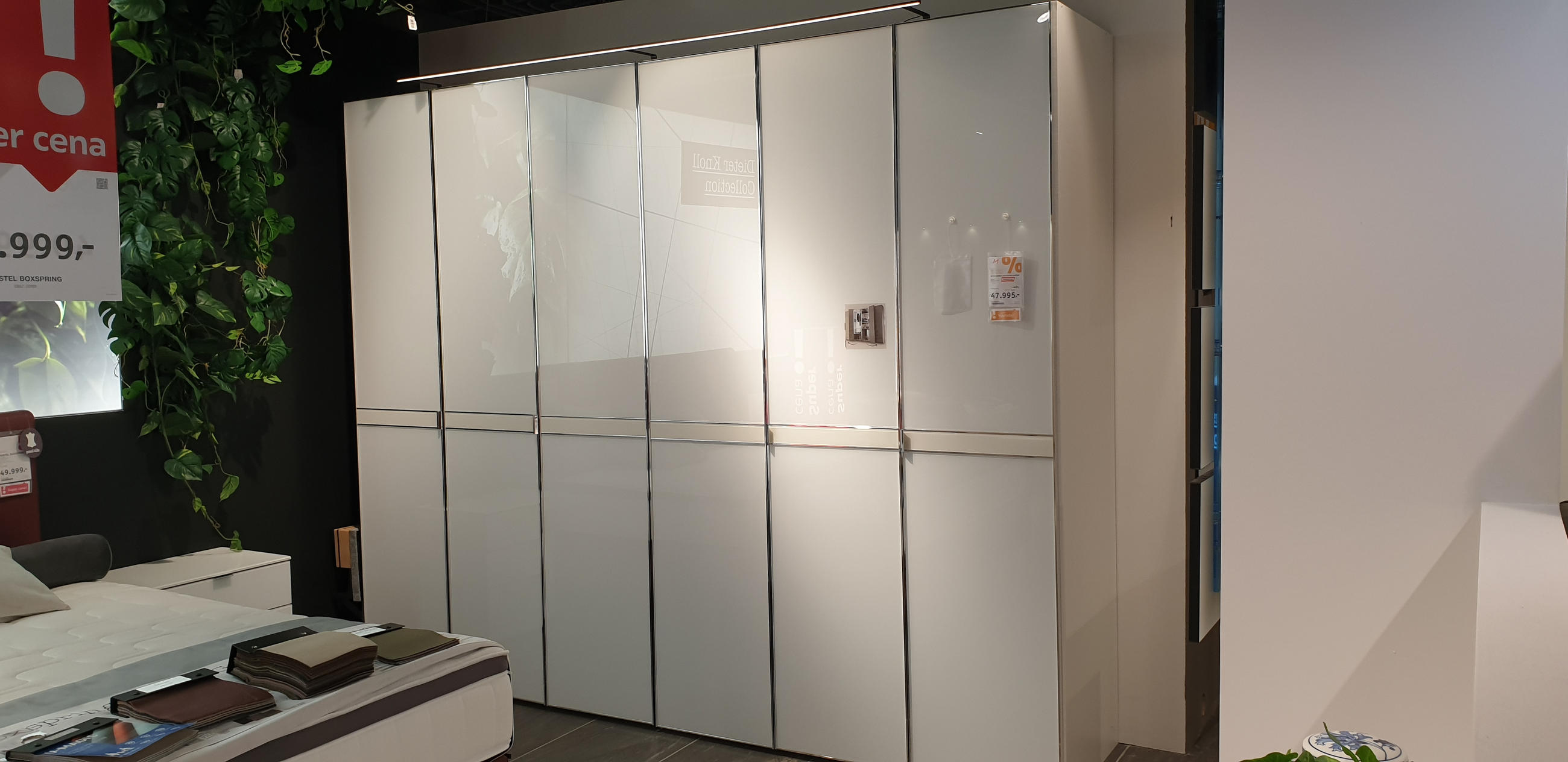 šatní skříň se skládacími dveřmi - Dieter Knoll