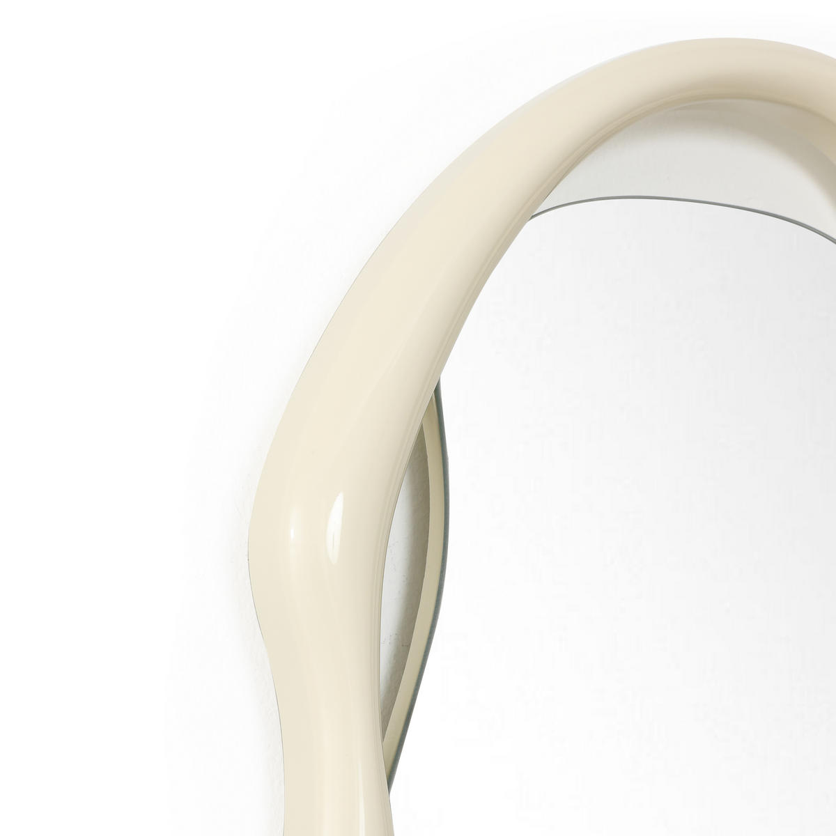 75CM H Wandspiegel mit weißem, unregelmäßigem Rahmen,Geeignet für Schlafzimmer, Wohnzimmer, Badezimmer und Flur - Weiß, Glas/Holz (78.5/3.5/58.5cm) - Hometopia