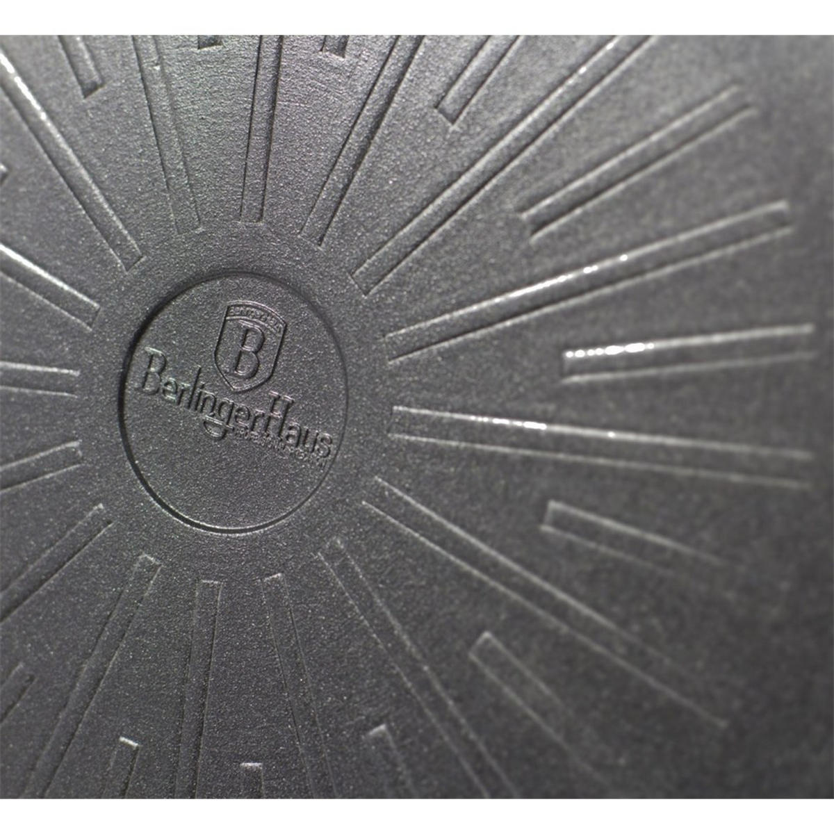 PFANNE Schwarz 28/28/5.2 cm BH1793 - Schwarz, Metall (28cm) - Berlinger Haus