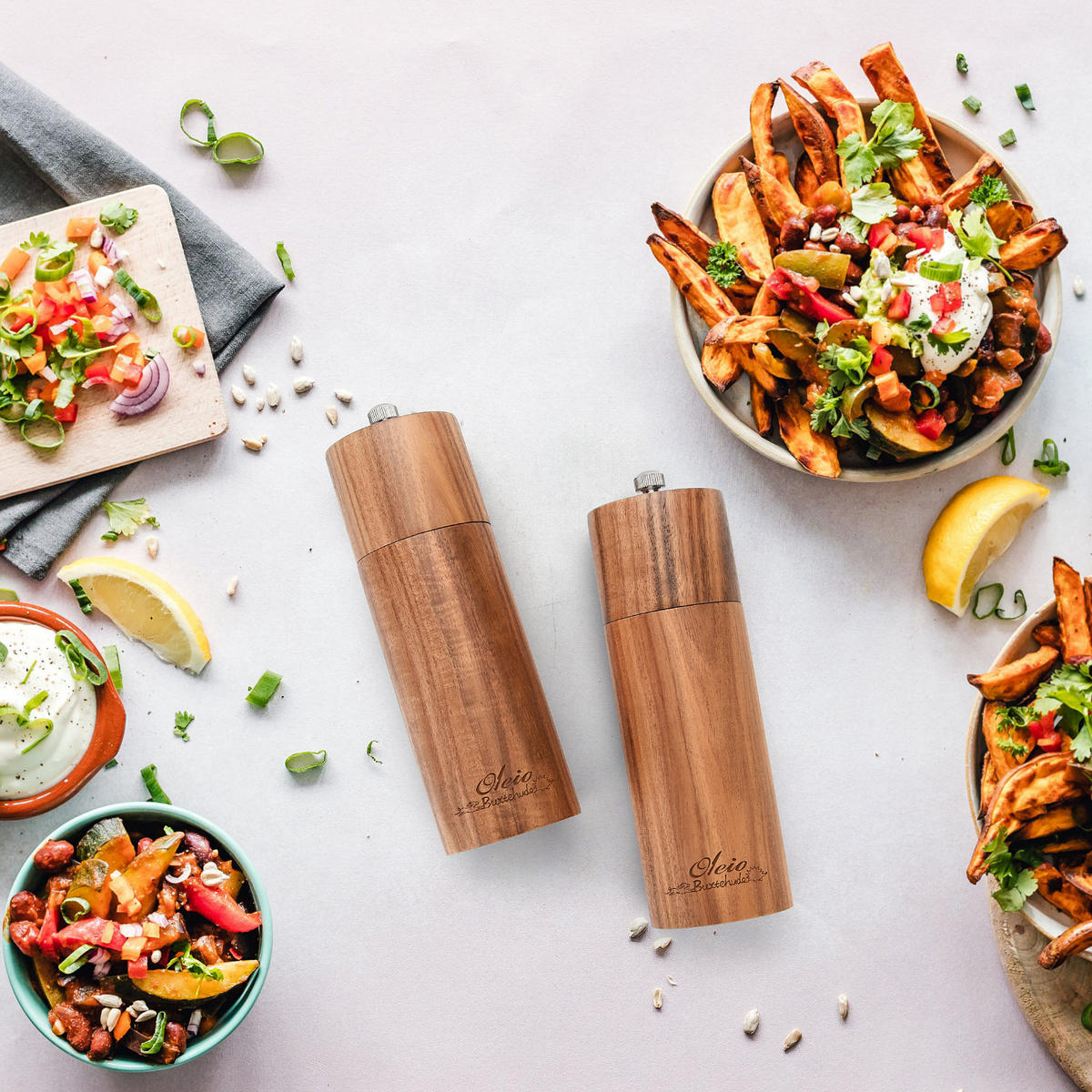 SALZ- UND PFEFFERMÜHLE SET - Akaziefarben, Holz (5/5/15cm) - Oleio