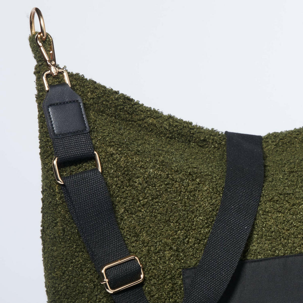 MOM Bag Teddy Bouclé Olive - Olivgrün, Textil (60/10/45cm) - nordic coast company