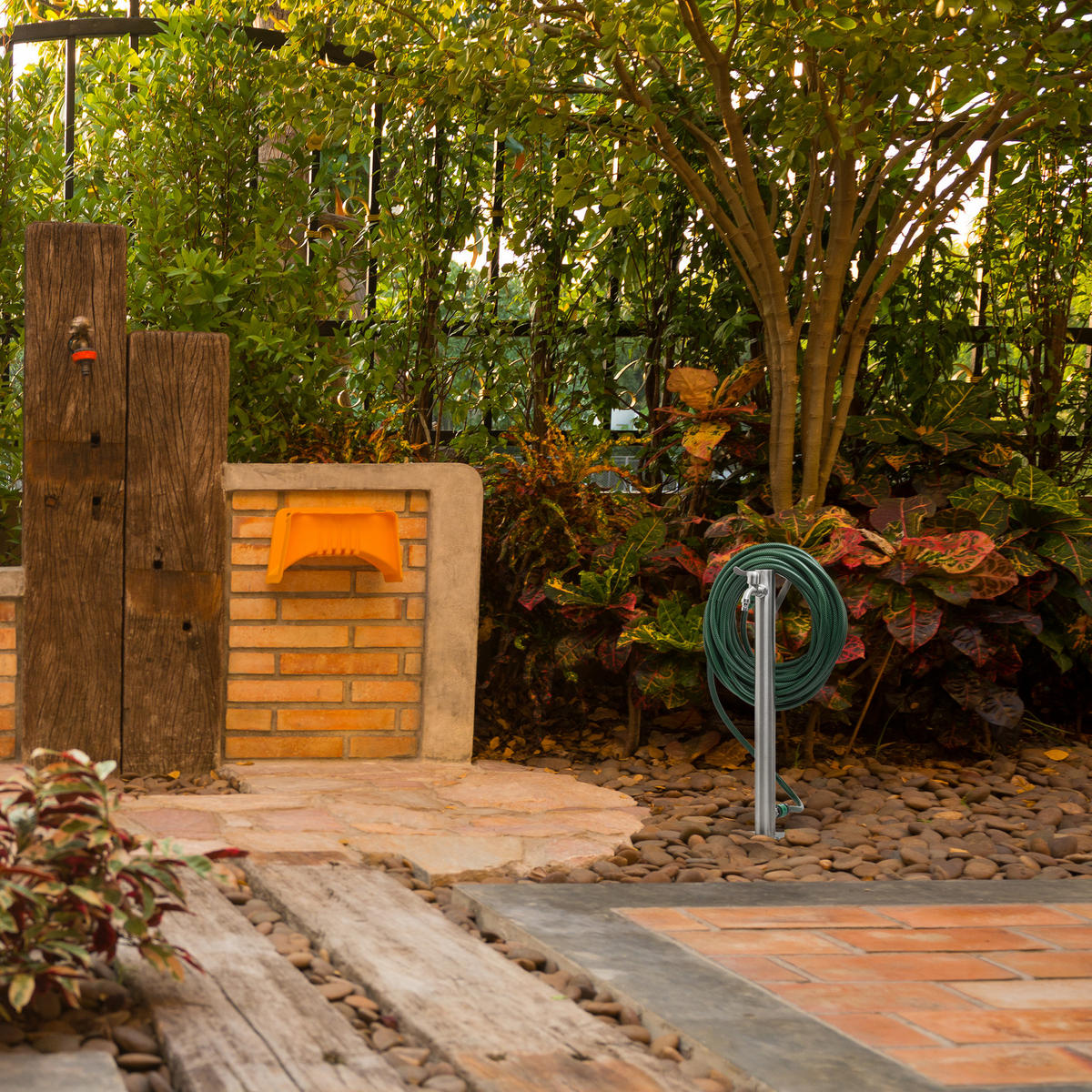 WASSERZAPFSTELLE - Silberfarben, Kunststoff/Metall (29/91/15cm) - Relaxdays