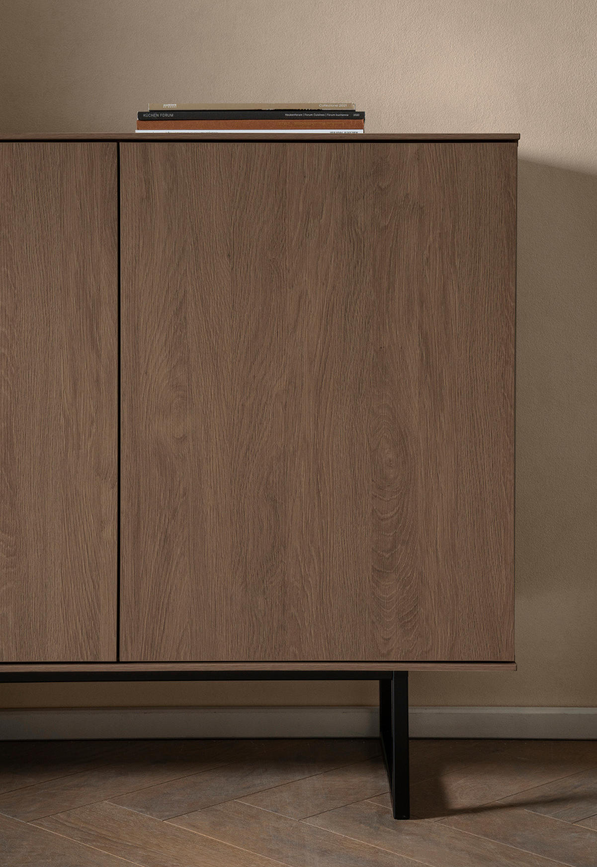 SIDEBOARD in Nussbaum 150 x 90 cm, Kommode mit Push-to-Open - Nussbaumfarben/Schwarz, Holzwerkstoff/Metall (150/90/40cm) - Furn.Design
