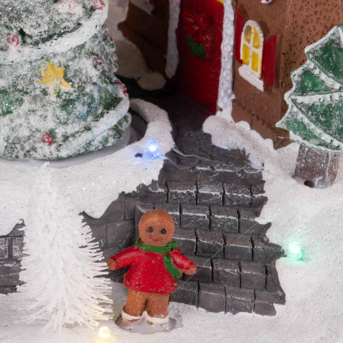 WEIHNACHTSSZENE Lebkuchenhaus 31/23 cm - Multicolor, Kunststoff (23/18/31cm) - Fééric Lights and Christmas