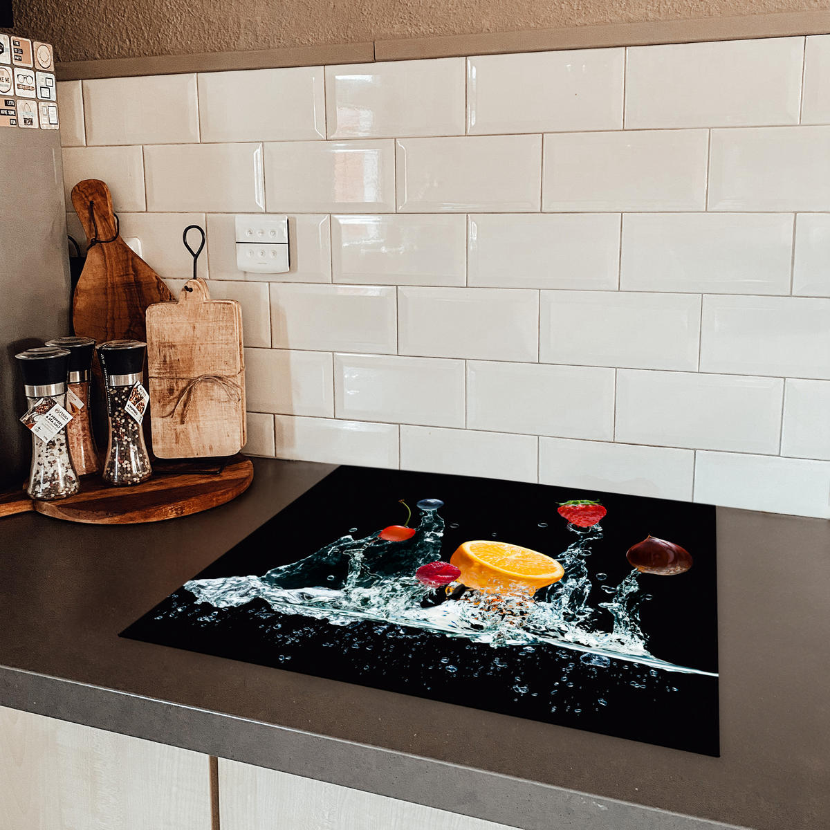 HERDABDECKPLATTE Wasser - Obst - Orange - Erdbeere - Kirsche - Schwarz 58x51 cm - Orange, Kunststoff (58.3/51.3/0.2cm) - MuchoWow