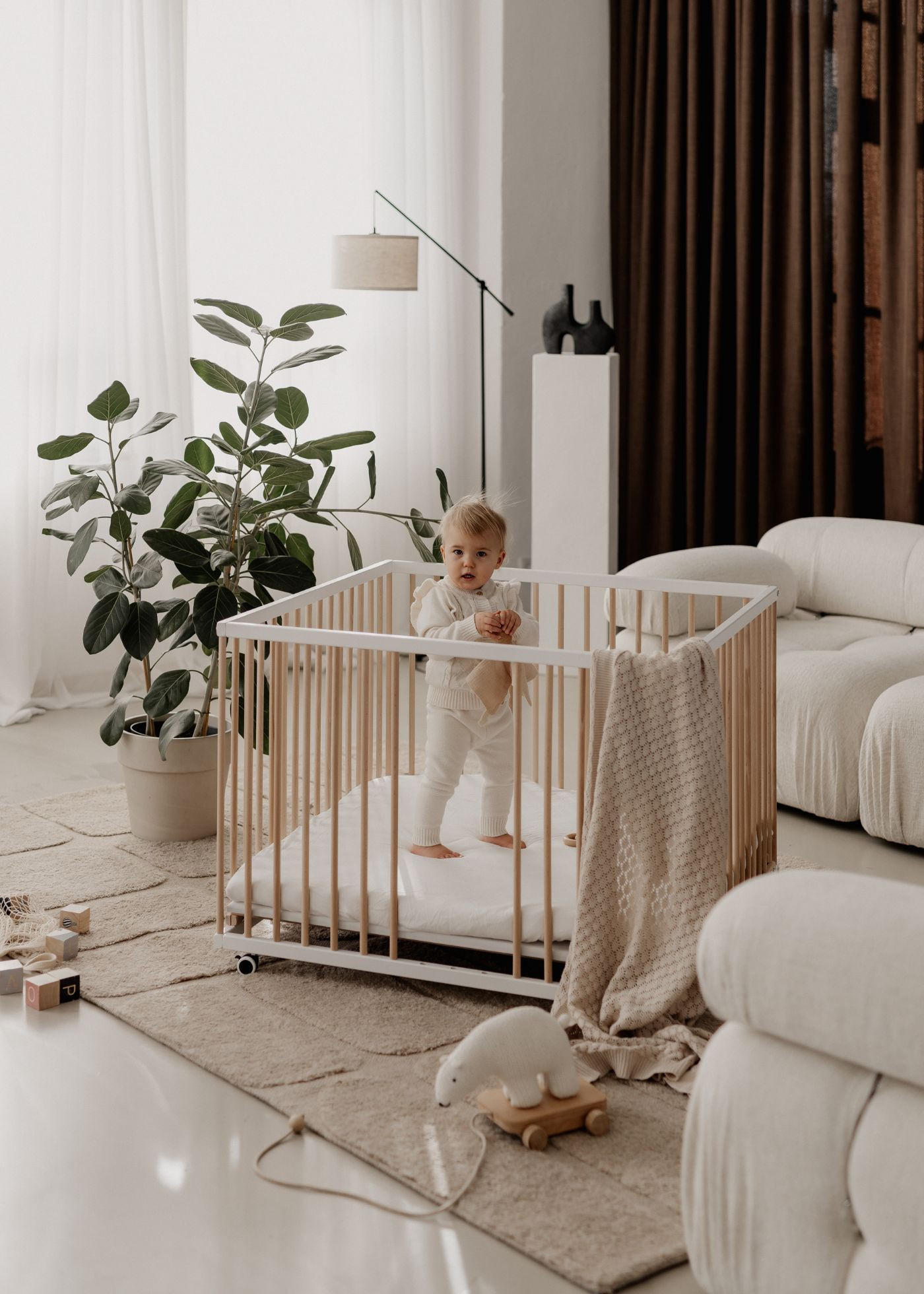 Thumbnail - Sämann – make a difference. Laufgitter, Weiß, Natur, Holz, Echtholz,Buche, 120x74x120 cm, Babymöbel, Laufstall Baby