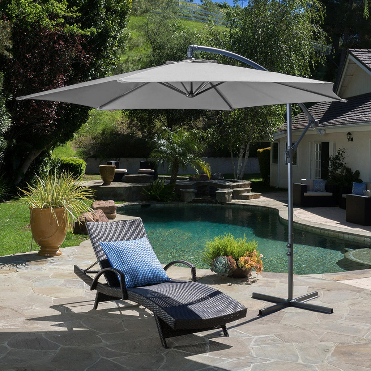 AMPELSCHIRM aus Polyester Metall in Hellgrau mit den Kreuzständer aus Metall drehbar 360° neigbar 60° 3 x 2.6m - Grau, Metall (300/240cm) - Livingandhome