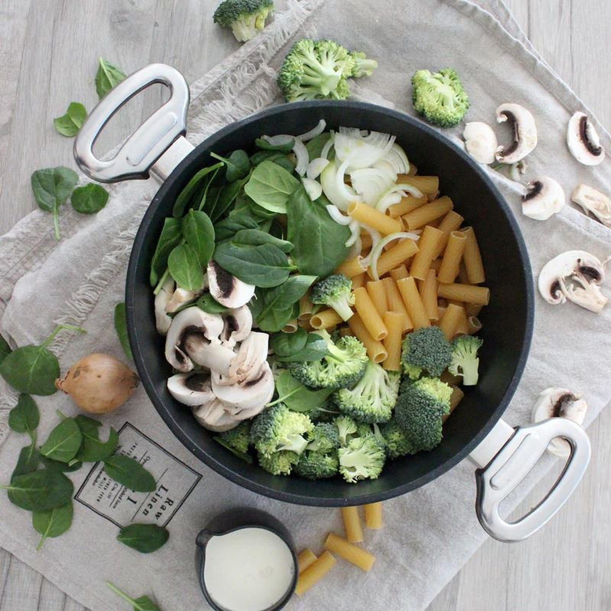 BRATENTOPF Gigant Newline mit Deckel Induktion 20cm x 12.0cm 2.0l - Anthrazit, Kunststoff/Metall (20cm) - BAF