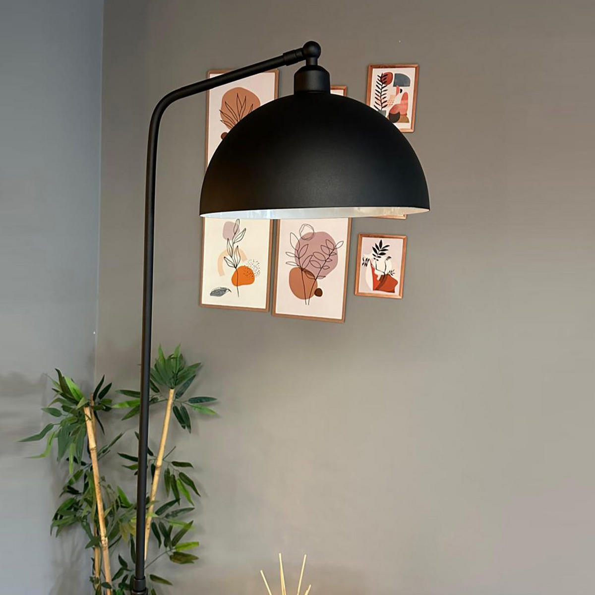 STEHLAMPE Norek aus Metall mit E27, verstellbarer Lampenschirm - Schwarz, Metall (37/37/169cm) - Bamyum