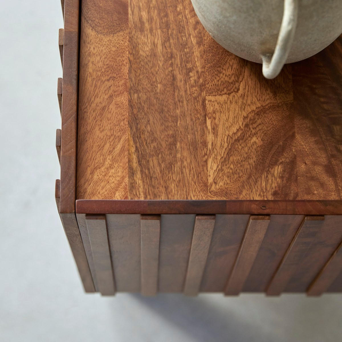 TV-SCHRANK Milo Dunkelbraun aus Mango - Dunkelbraun, Holz (140/55/40cm) - Tikamoon