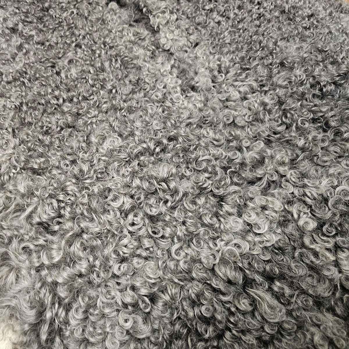 SCHAFFELL Gotland Naturgrau Lockig Unikat ca. 100 cm - Dunkelgrau, Fell (60/100cm) - Provellus