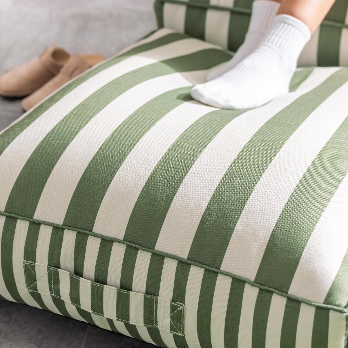 BODENKISSEN mit Sitzsackfüllung Solus - Olivgrün, Textil (72/22/72cm) - icon