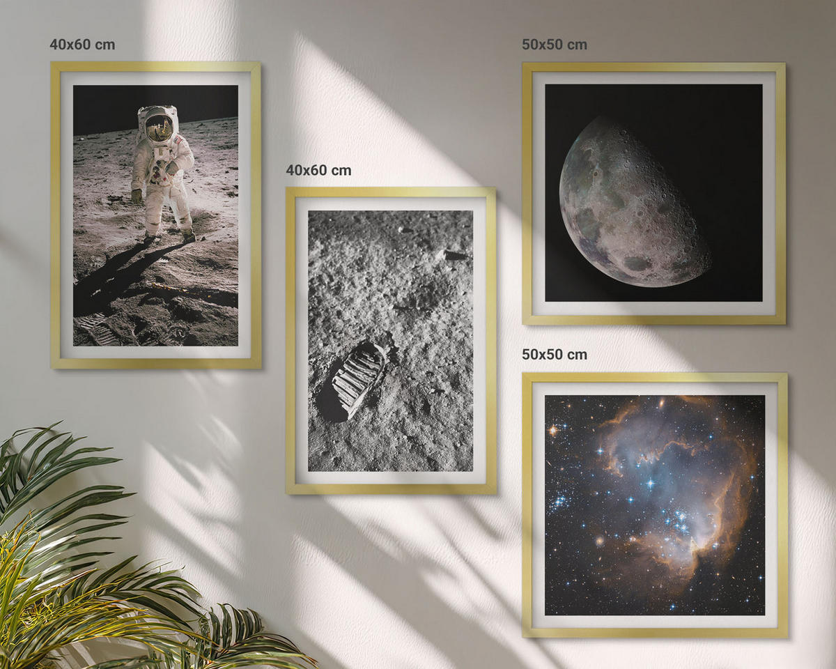 WANDBILDER 4er Set - 50x50 cm & 40x60 cm Goldrahmen - Astronautenfoto vom Mond - Goldfarben, Kunststoff (50/50cm) - ArtPrintCave
