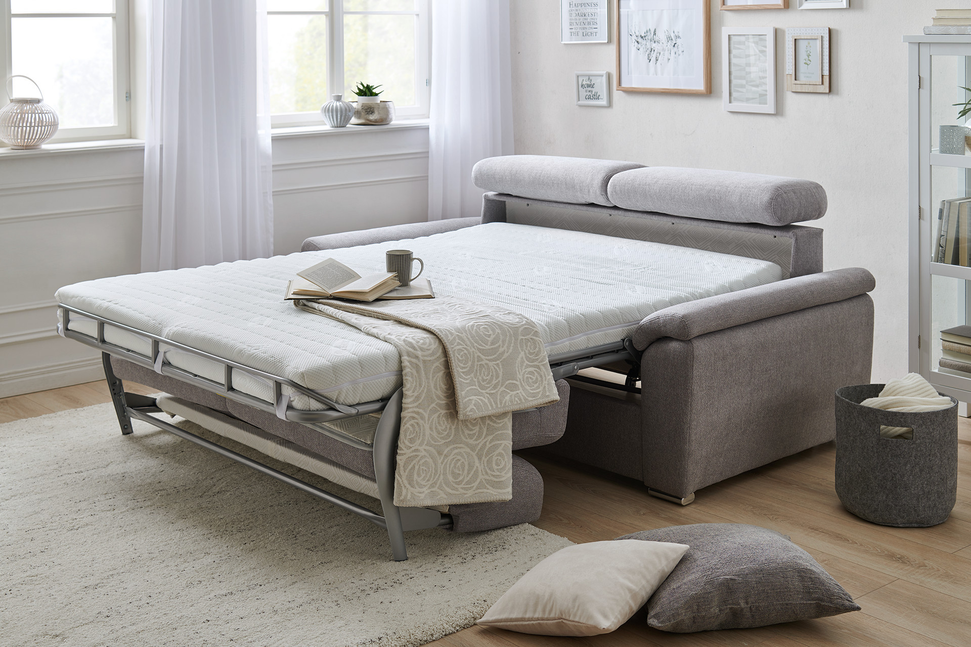 šedohnedá rozkladacia pohovka