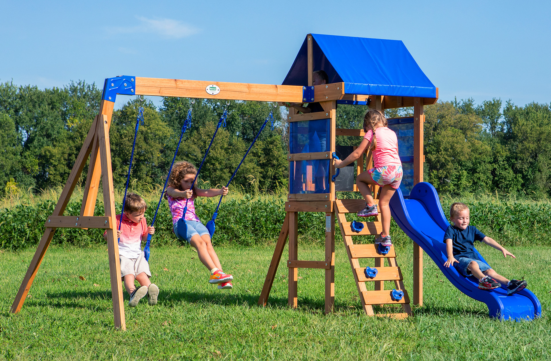 detská veža na hranie s hojdačkou a šmýkačkou