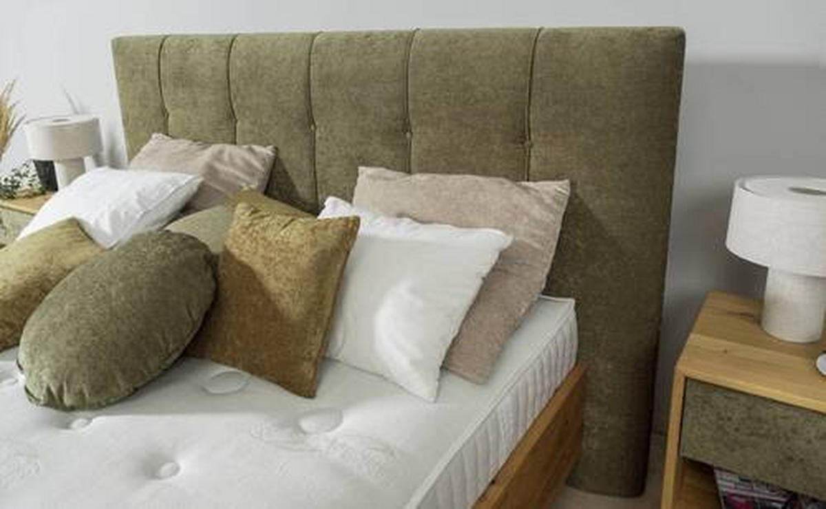 BOXSPRINGBETT 180/200 cm  in Waldgrün, Wildeiche  - Waldgrün/Wildeiche, Natur, Holz/Textil (180/200cm) - Valnatura