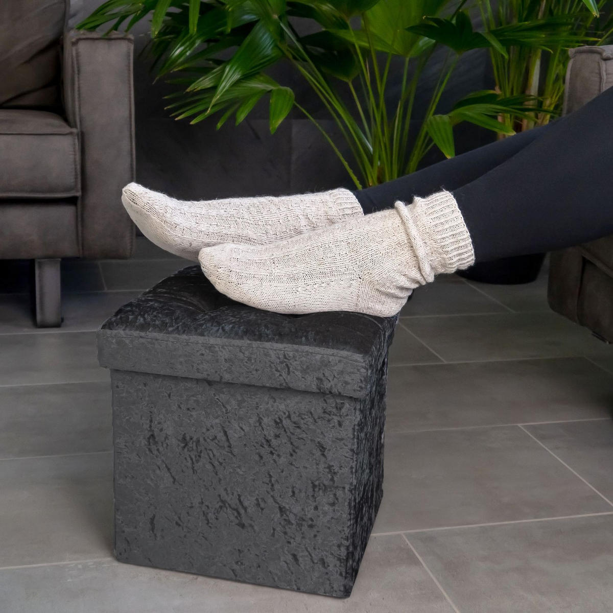 SITZHOCKER Faltbar mit Samtbezug 38/38/38 cm (Schwarz) - Schwarz, Karton (38/38/38cm) - Intirilife