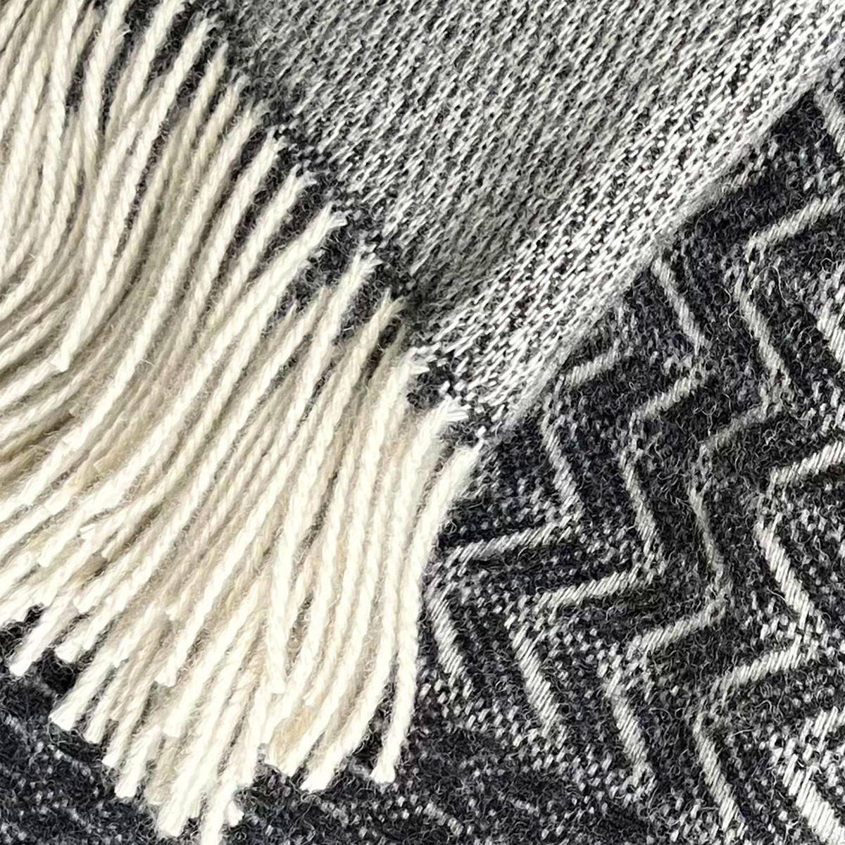 WOLLDECKE Uptown Neuseeländische Lammwolle Schwartz 140x200 - Schwarz, Textil (140/200cm) - Malagoon