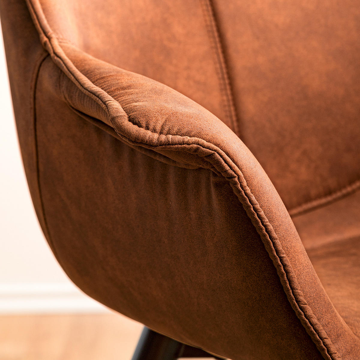 ARMLEHNENSTUHL - Microfaser / Eiche massiv - Cognac, Textil (70/81/64cm) - home24