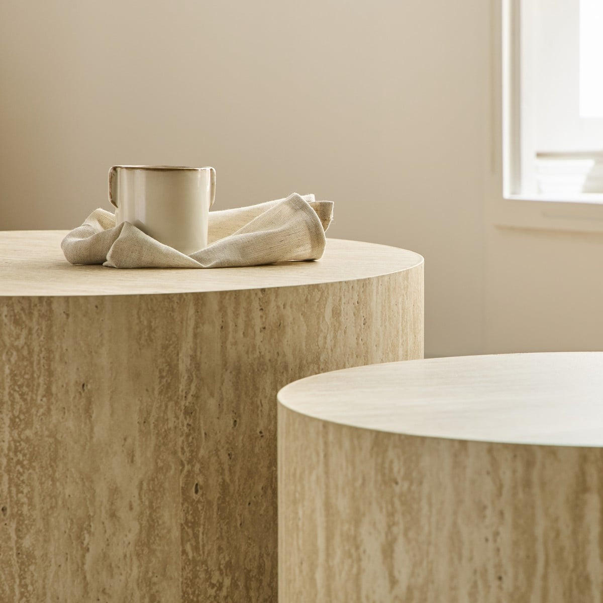 COUCHTISCHE RUND TRAVERTINOPTIK 2er set 58/58/58 cm - Beige, Holzwerkstoff (65.5/58/38cm) - Calicosy