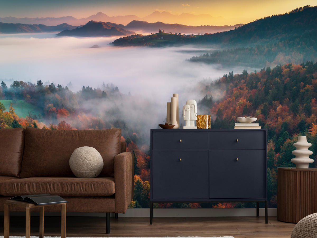 FOTOTAPETE für Wohnzimmer Nebelwald Sonnenuntergang Berge Bäume 350x256 - Beige/Rot, Papier (350/256cm) - Muralo