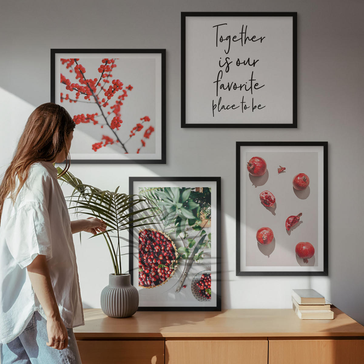 BILDER SET 4er Set - 50x50 cm & 40x60 cm Schwarzer Rahmen - Minimalismus der roten Früchte von Pflanzen - Schwarz, Kunststoff (50/50cm) - TULUP