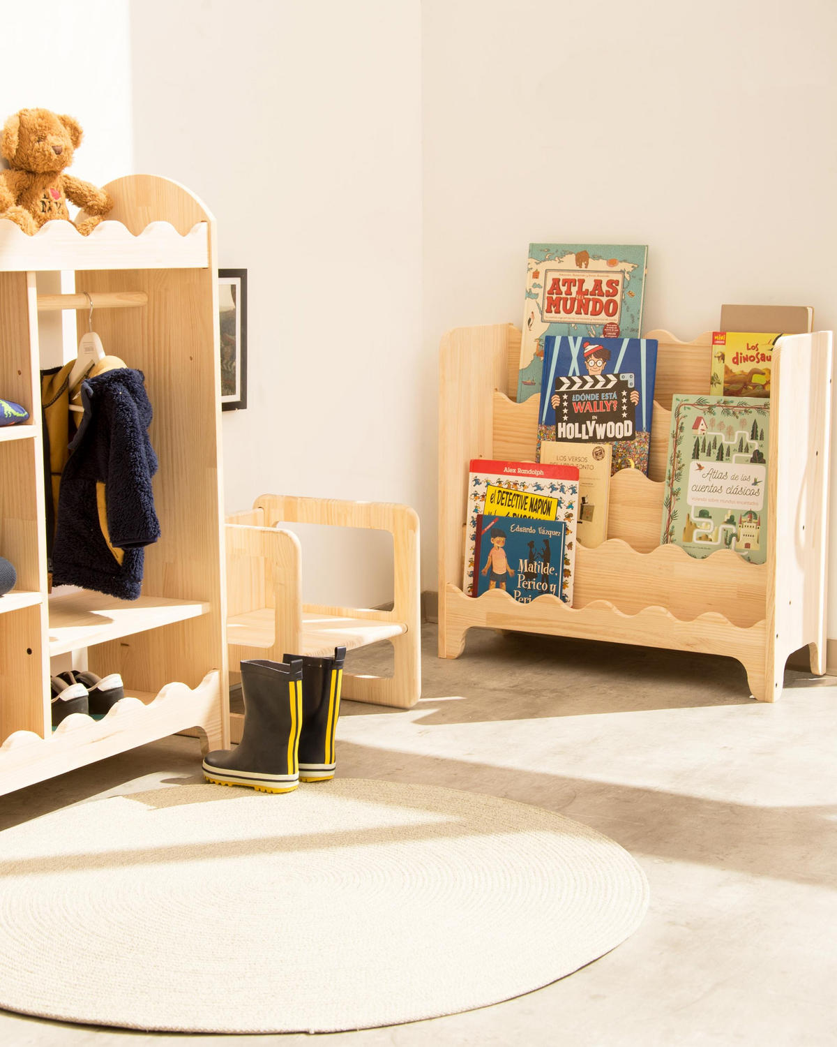 BÜCHERREGAL aus massivem Kiefernholz in Wellenform im Montessori-Stil WILMA - Beige, Holz (30/75/70cm) - RNT By Really Nice Things