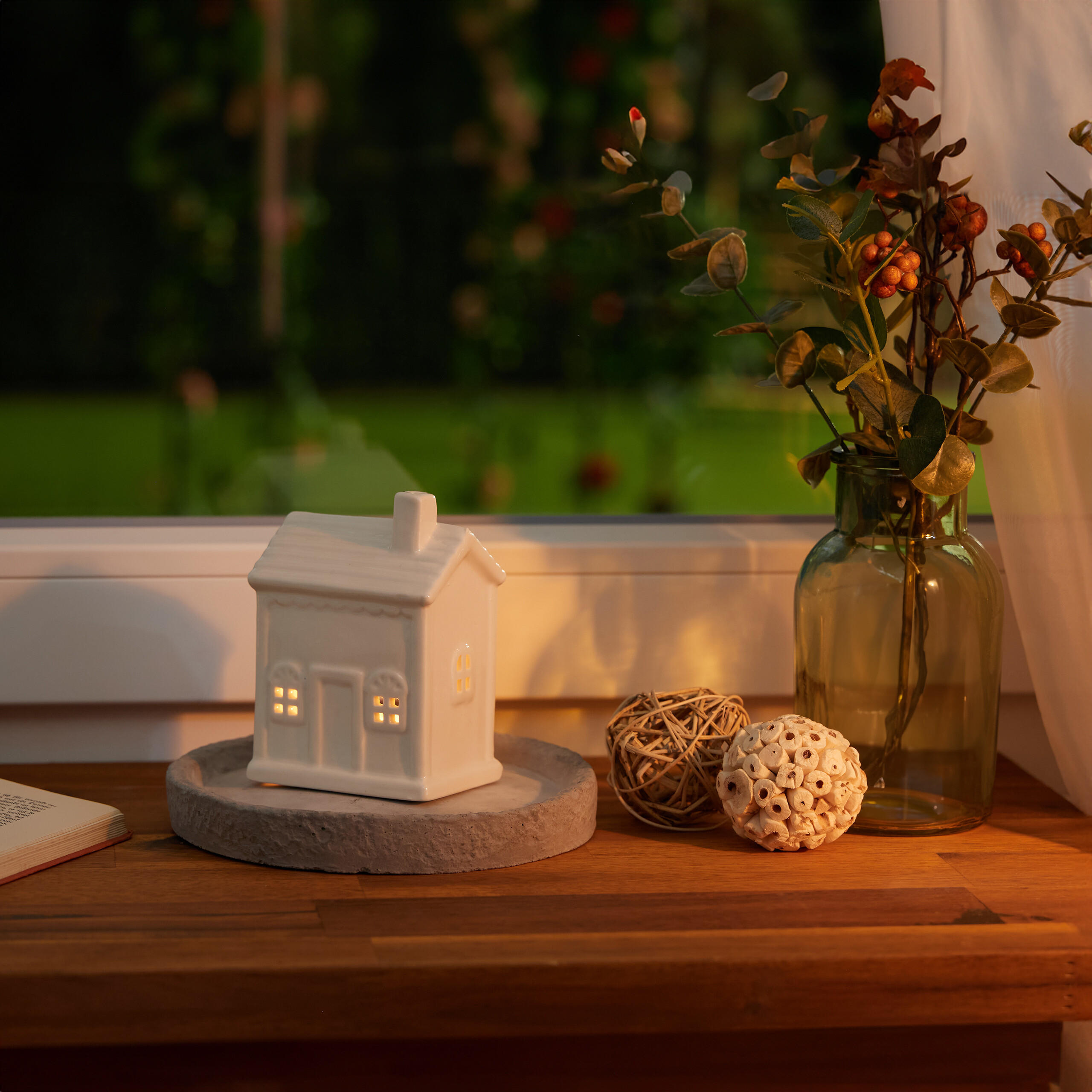 TEELICHTHAUS - Weiß, Keramik (12.5cm) - Relaxdays