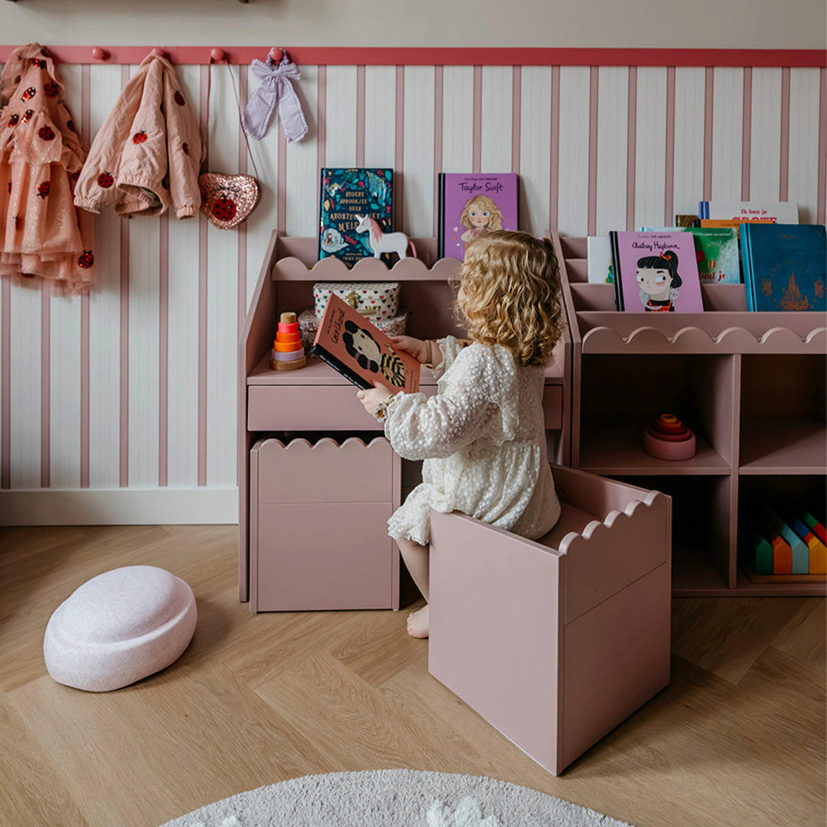 PISAĆI STOL Book Nook Ruža - pink, drvni materijal (71/76/33cm) - Petits-meubles
