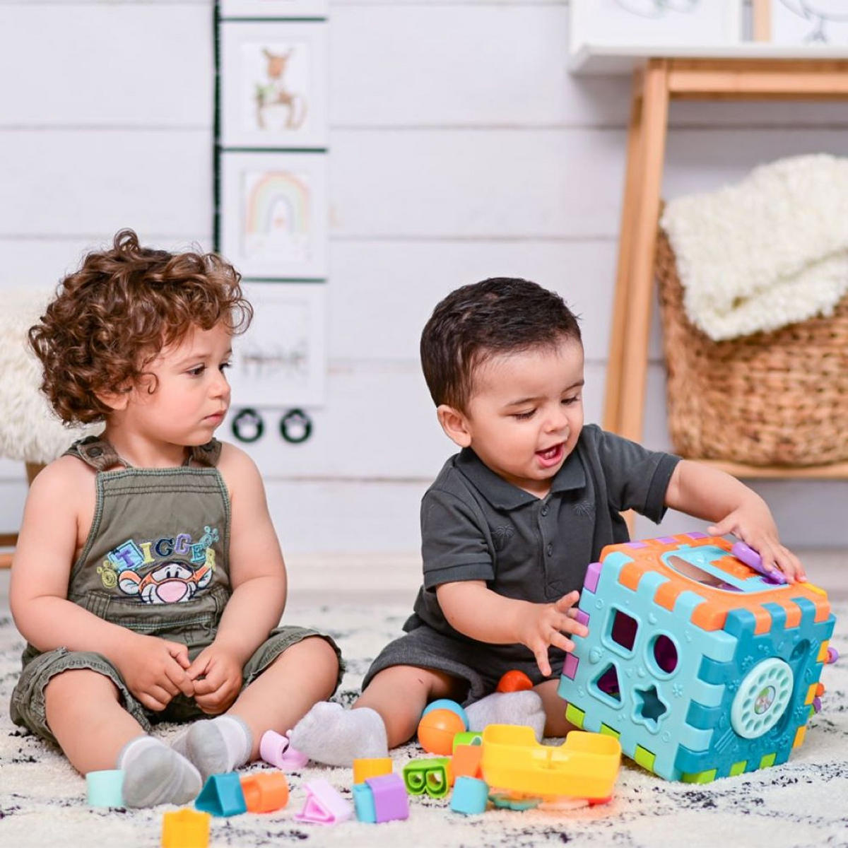SORTIERSPIEL Steckspielwürfel 6 Face bunt 10 Teile, Melodien, Activity-Cube, Motorikspielzeug, ab 18 Monate - Multicolor, Kunststoff (18/26/18cm) - Lorelli