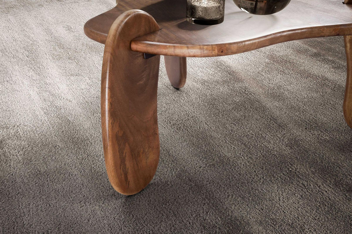 COUCHTISCH in Walnussfarbe aus Mangoholz Massiv, Niedriges Dreibein-Design, Organisch, 78x78x39.5cm - Braun, Holz (78/78/40cm) - KADIMA DESIGN