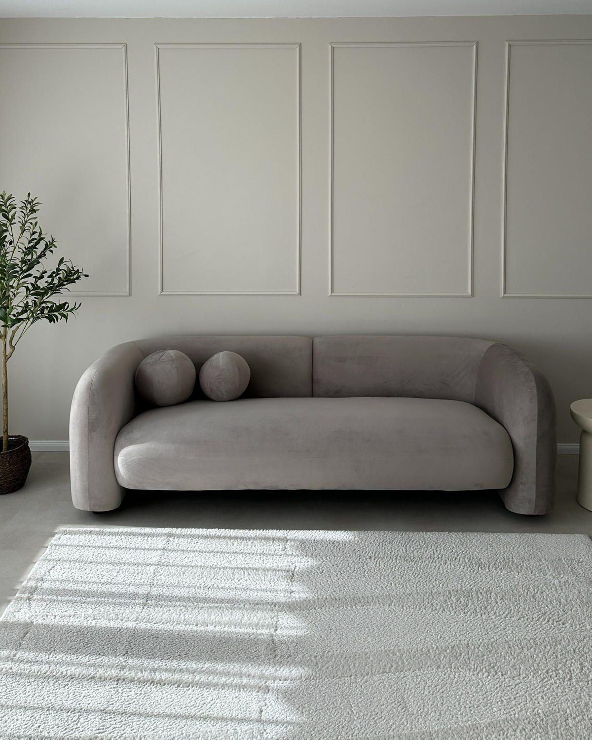 3-SITZER-SOFA Samtstoff taupe Leiren - Taupe, Textil (224/73/83cm) - Beliani