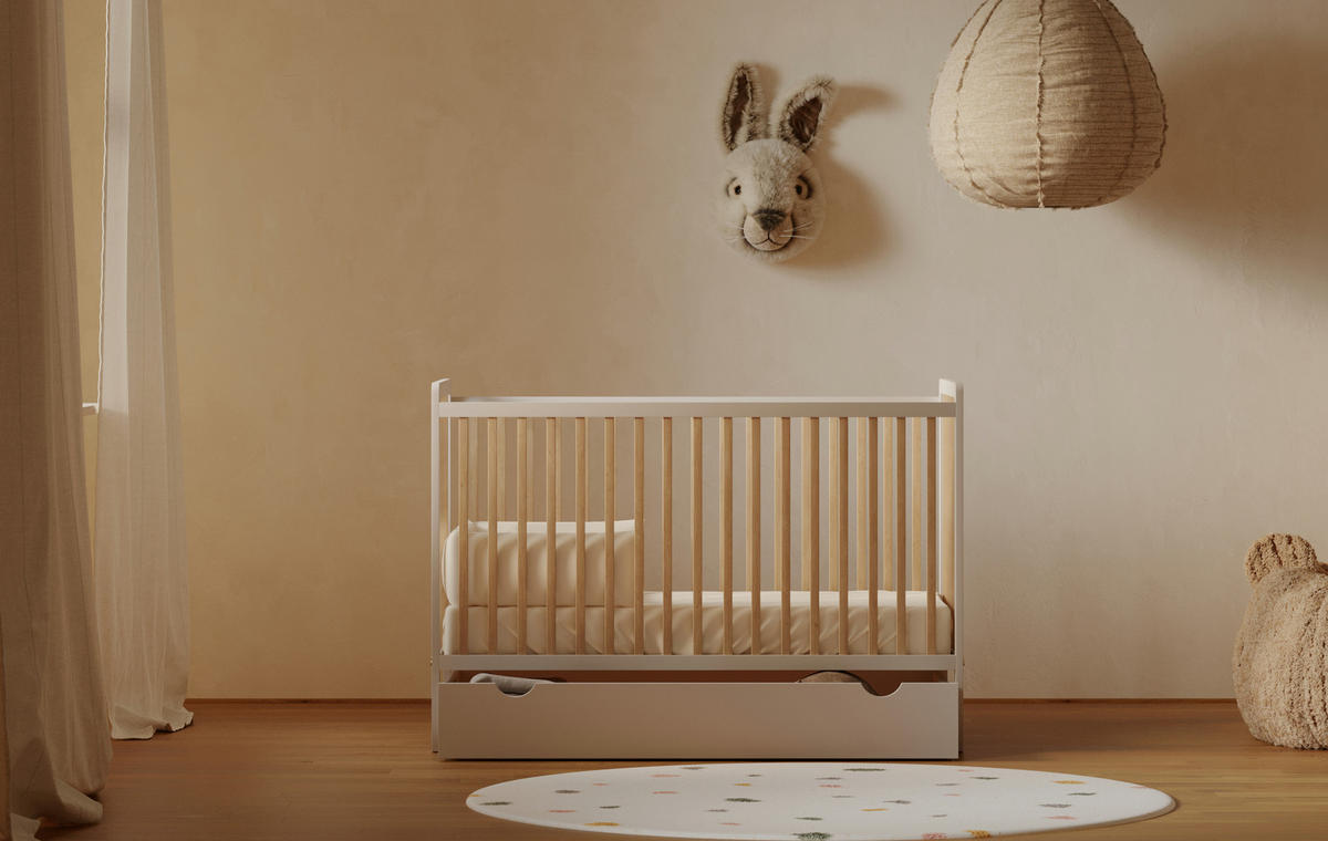 BABYBETT Skäli mit Matratze und Schublade - Weiß/Naturfarben, Holz - kiki design