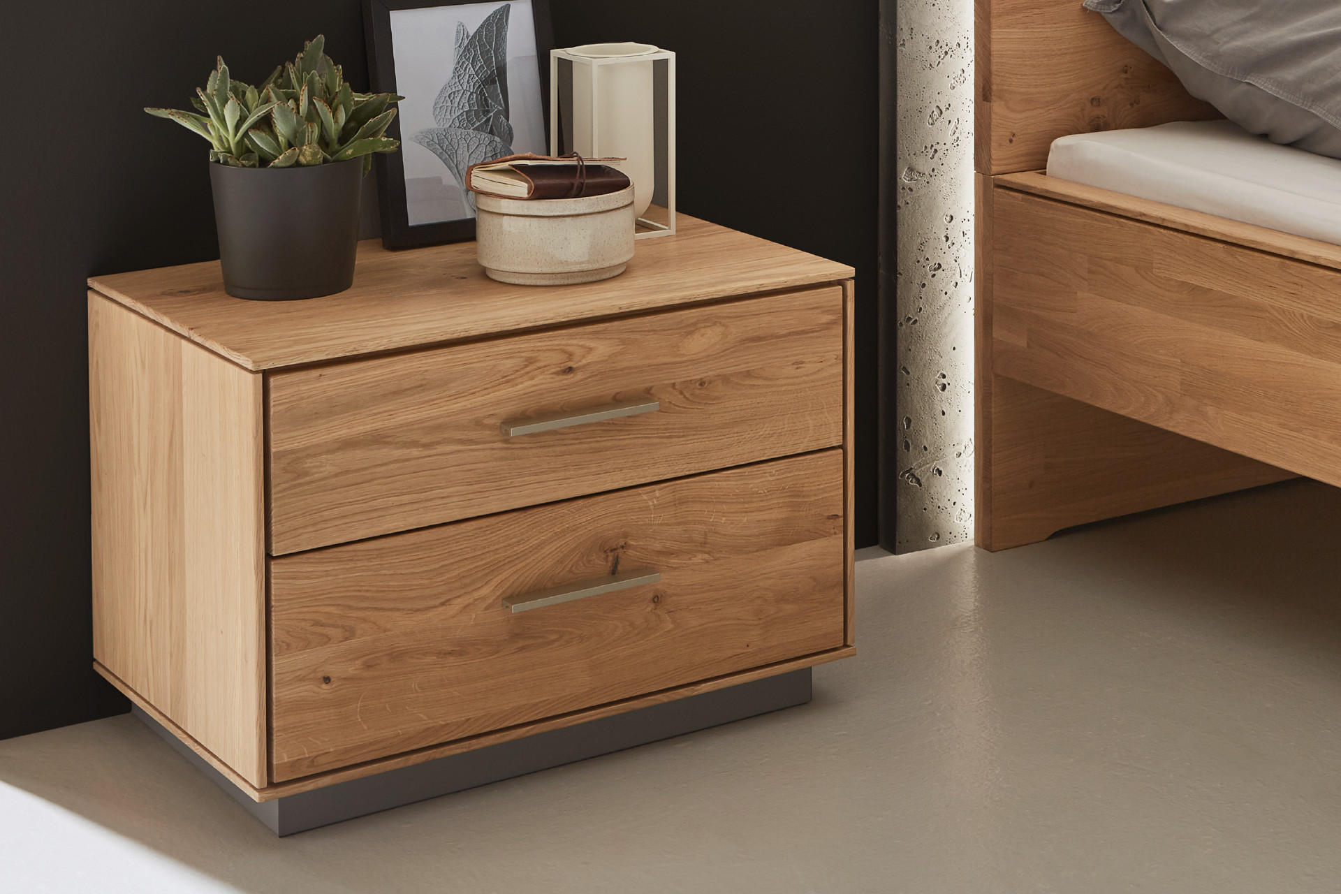 Nachtkastchen aus Holz