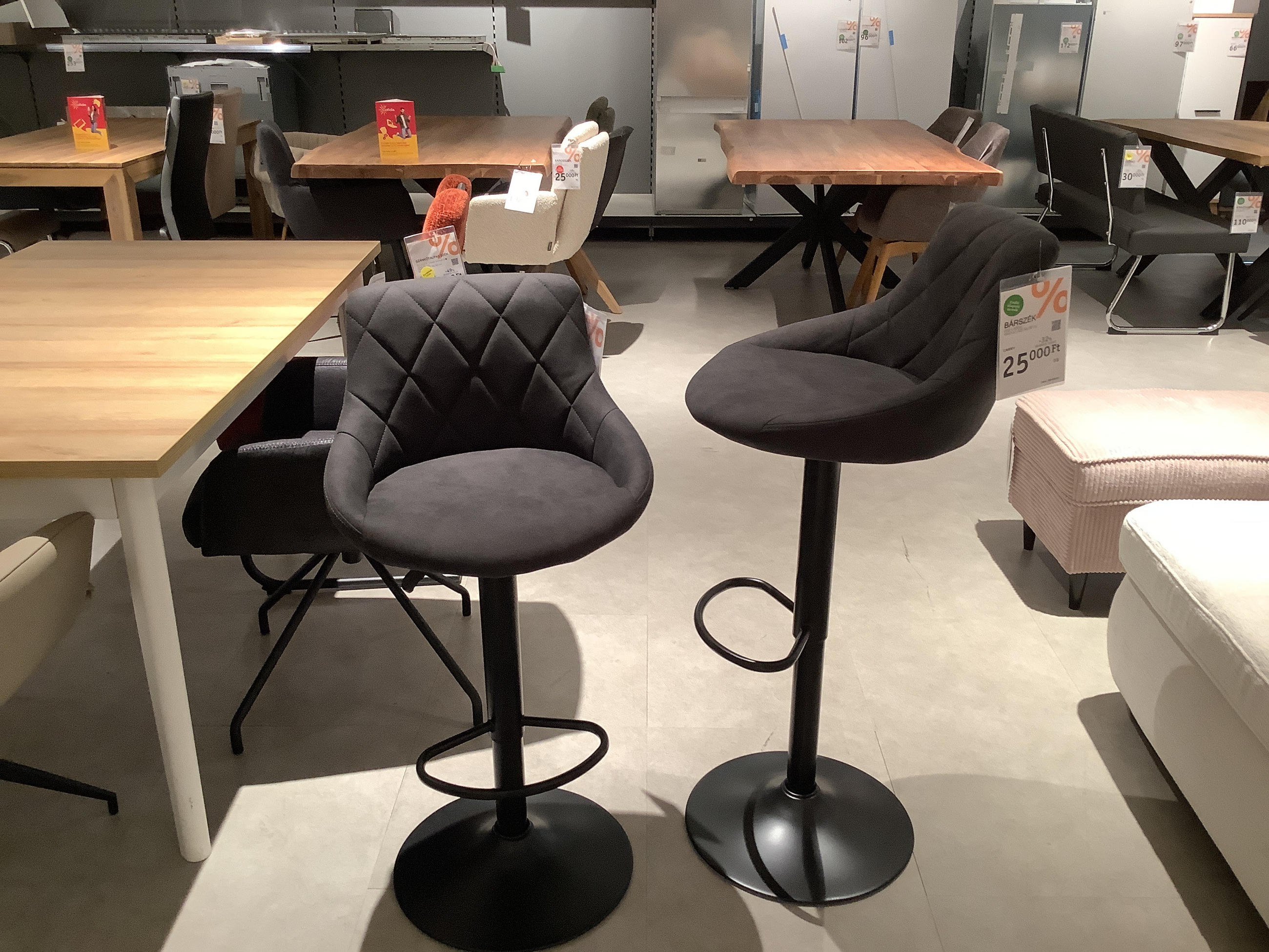 ARNE BÁRSZÉK - Carryhome